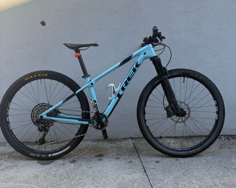 Used Trek Procaliber 9.7 Women's 2017 2017 Mountainbike, Blue, 27.5 (650B) — image 1 of 5