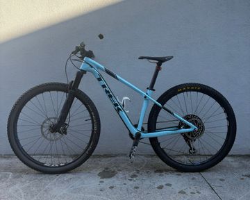 Used Trek Procaliber 9.7 Women's 2017 2017 Mountainbike, Blue, 27.5 (650B) — image 2 of 5