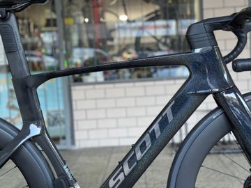 Scott Foil RC 20 2024 2024 Road & Gravel usato, Nero — immagine 2 di 11