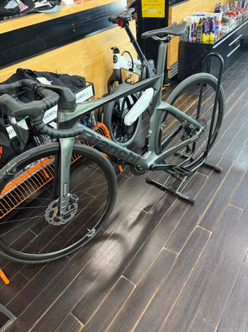 Used Bianchi Oltre Shimano Ultegra Di2 2025 Road & Gravel, Light Gray — image 2 of 5