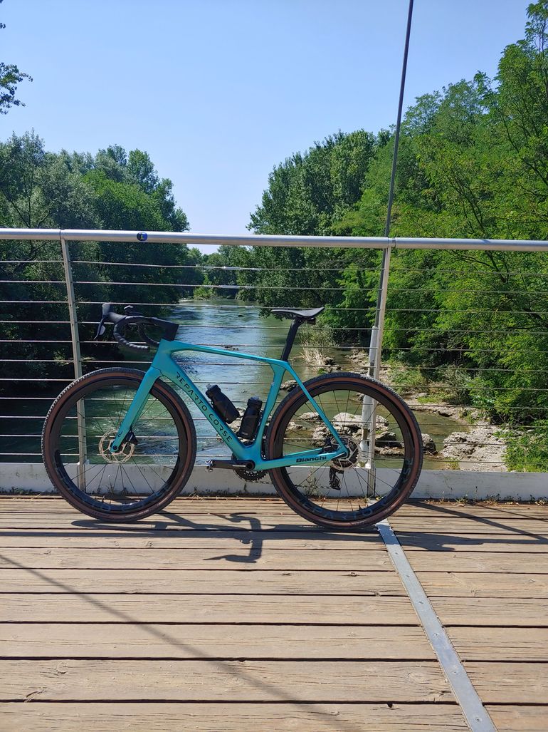 Used Bianchi Impulso RC Force AXS disc 2024 2024 Road & Gravel, Blue — image 8 of 8