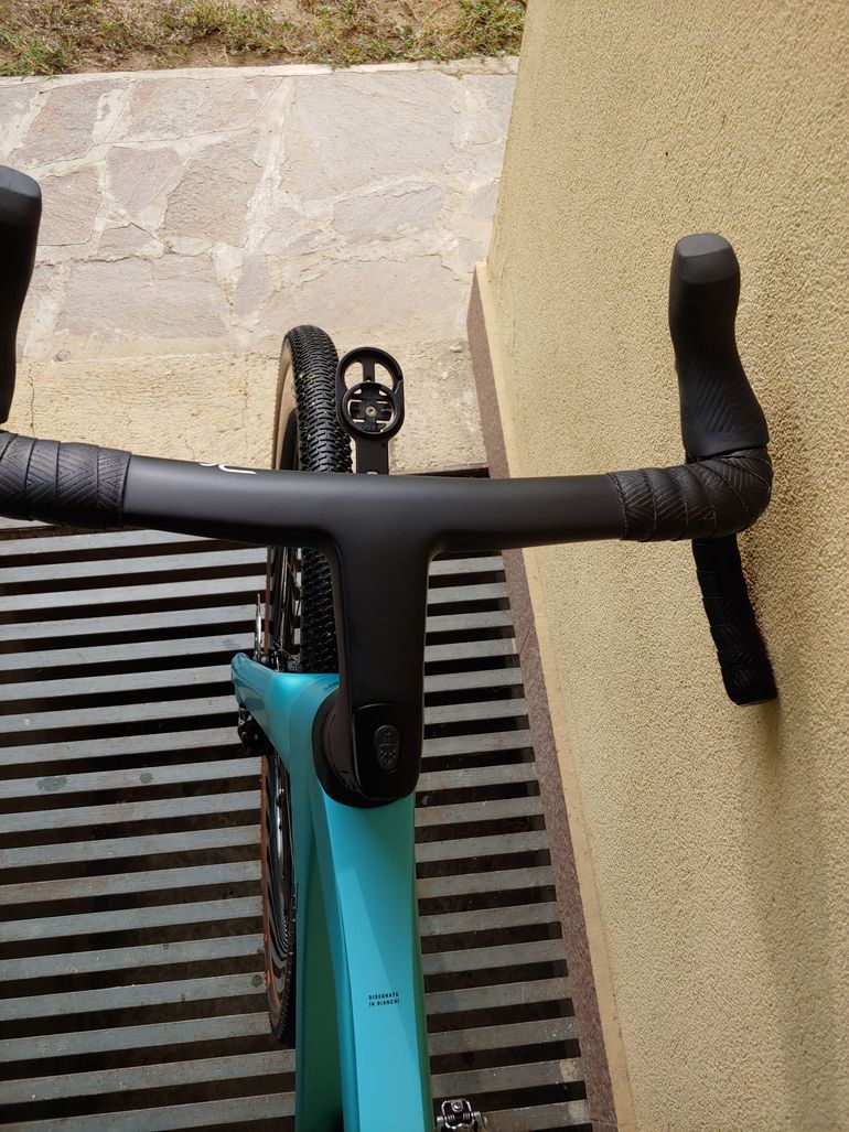 Used Bianchi Impulso RC Force AXS disc 2024 2024 Road & Gravel, Blue — image 3 of 8