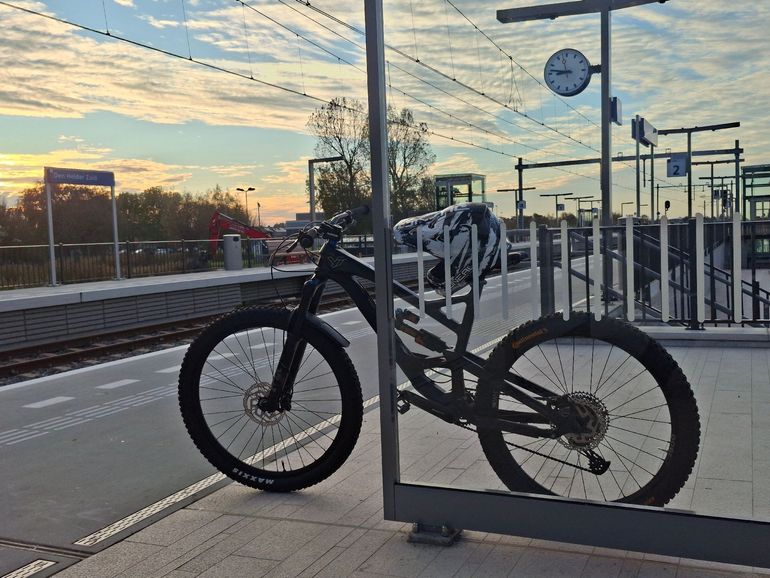 Used YT Industries !FRAMESET! YT Capra Cf 27 2018 2018 Mountainbike, Black, 27.5 (650B) — image 2 of 3