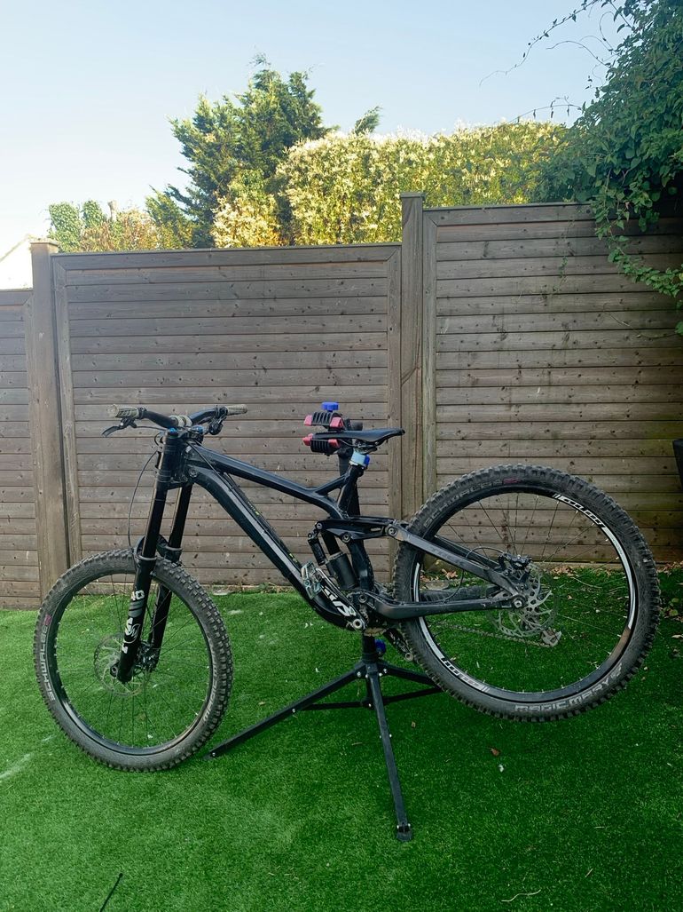 Used Trek Session 88 2018 Mountainbike, Black, 27.5 (650B) — image 6 of 6