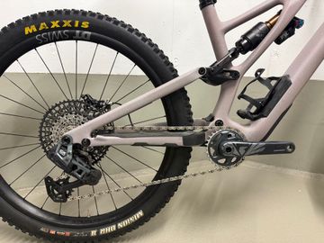 Used Specialized Stumpjumper EVO Pro 2024 2024 Mountainbike, Light Gray, 29, 27.5 — image 3 of 11