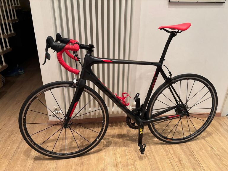 Used Scott Addict SRAM Red 2019 Road & Gravel, Black — image 2 of 17