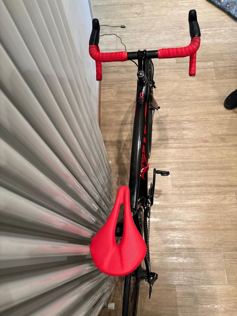 Used Scott Addict SRAM Red 2019 Road & Gravel, Black — image 9 of 17
