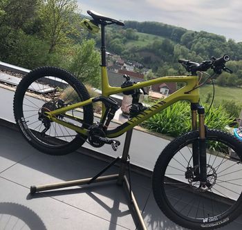Used Canyon Spectral CF 9.0 2015 Mountainbike, Green — image 1 of 3