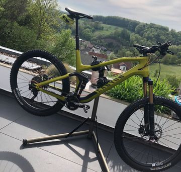 Used Canyon Spectral CF 9.0 2015 Mountainbike, Green — image 1 of 3