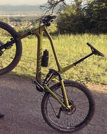 Used Canyon Spectral CF 9.0 2015 Mountainbike, Green — image 3 of 3