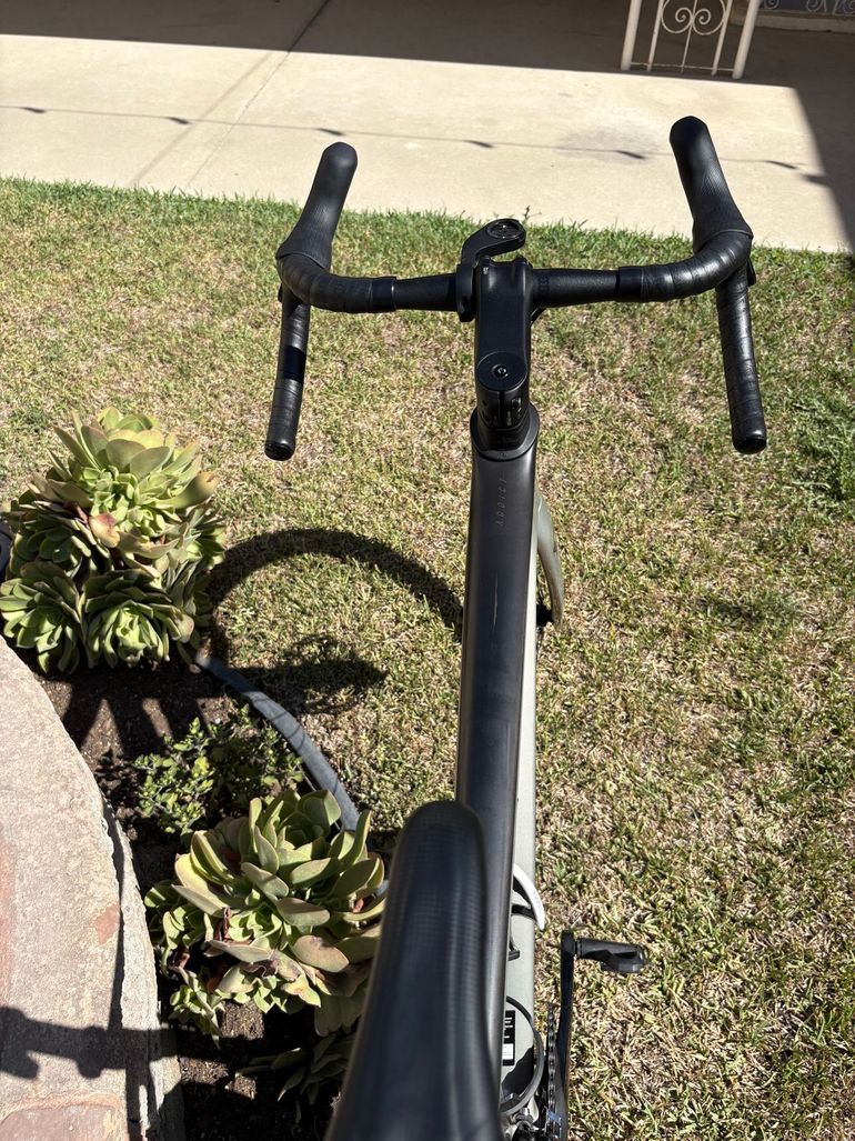 Used Scott Addict 30 2024 2024 Road & Gravel, Light Gray — image 7 of 8