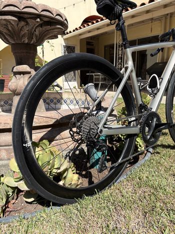 Used Scott Addict 30 2024 2024 Road & Gravel, Light Gray — image 4 of 8