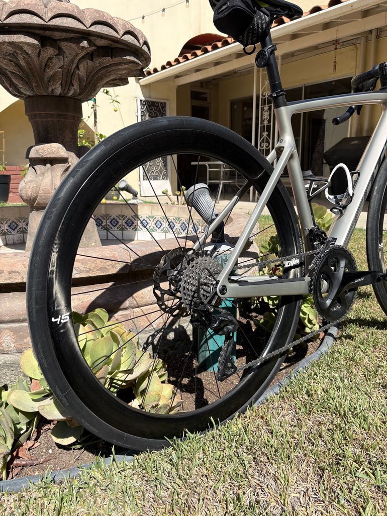 Used Scott Addict 30 2024 2024 Road & Gravel, Light Gray — image 4 of 8