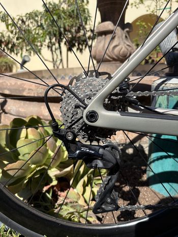 Used Scott Addict 30 2024 2024 Road & Gravel, Light Gray — image 5 of 8
