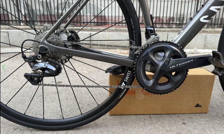Used Canyon Ultimate CF SL Disc 8.0 2020 2020 Road & Gravel, Black — image 3 of 7