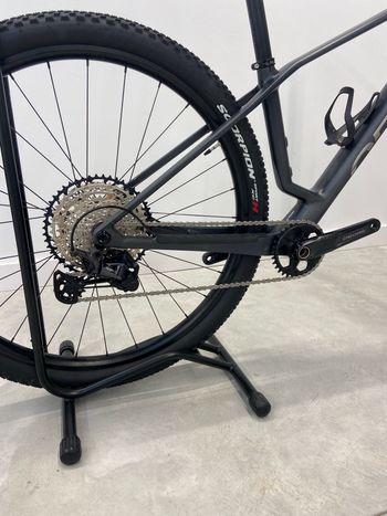 Used Orbea M30 2025 Mountainbike, Black — image 2 of 13