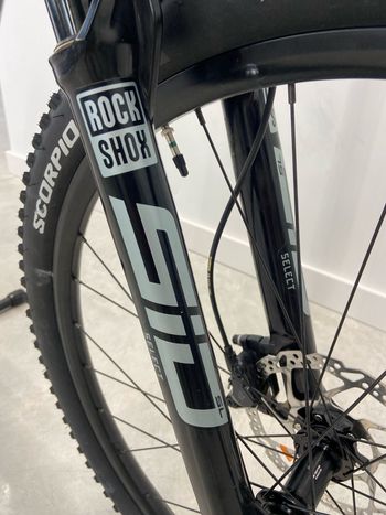 Used Orbea M30 2025 Mountainbike, Black — image 8 of 13