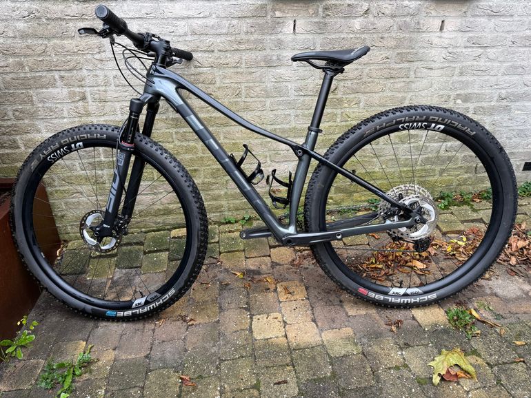 Used Trek Procaliber 9.5 2023 2023 Mountainbike, Black, 29 — image 2 of 5