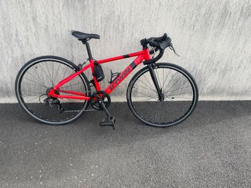Used DECATHLON Triban100 2019 Road & Gravel, Red — image 1 of 4