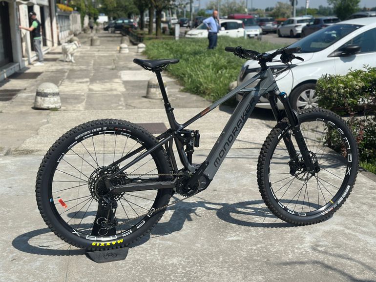 Used Mondraker CRUSHER 2024 2024 Mountainbike, Light Gray, 29 — image 3 of 6