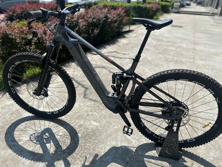 Used Mondraker CRUSHER 2024 2024 Mountainbike, Light Gray, 29 — image 5 of 6