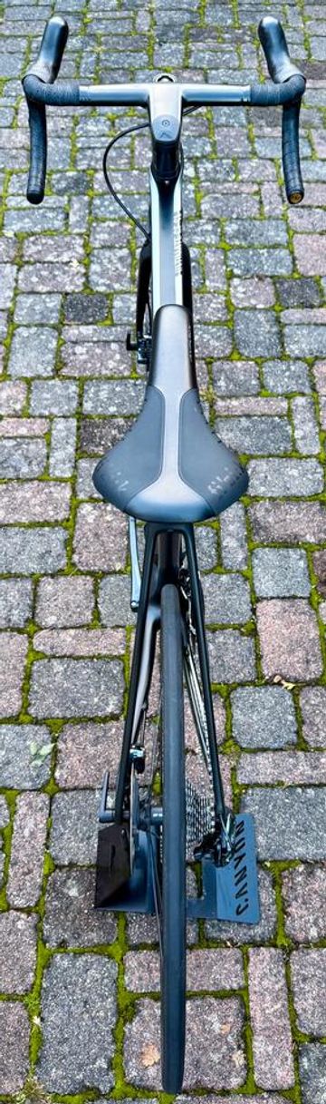Used Canyon Ultimate CF SL Disc 8.0 2019 Road & Gravel, Black — image 4 of 7