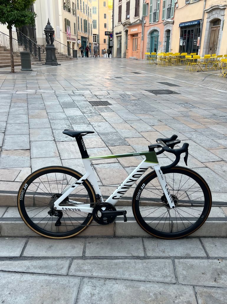 Used Canyon Aeroad CFR Disc Di2 2022 2022 Road & Gravel, White — image 1 of 6