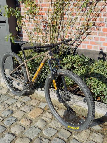 Used Orbea ALMA H11 2024 2024 Mountainbike, Orange, 29 — image 2 of 8