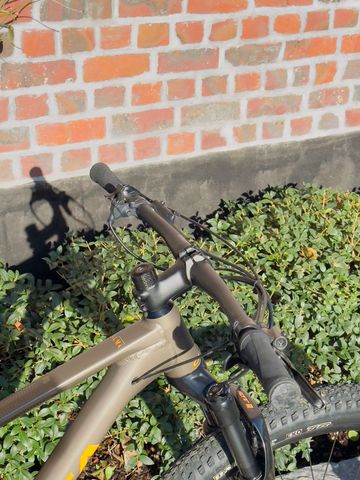 Used Orbea ALMA H11 2024 2024 Mountainbike, Orange, 29 — image 7 of 8