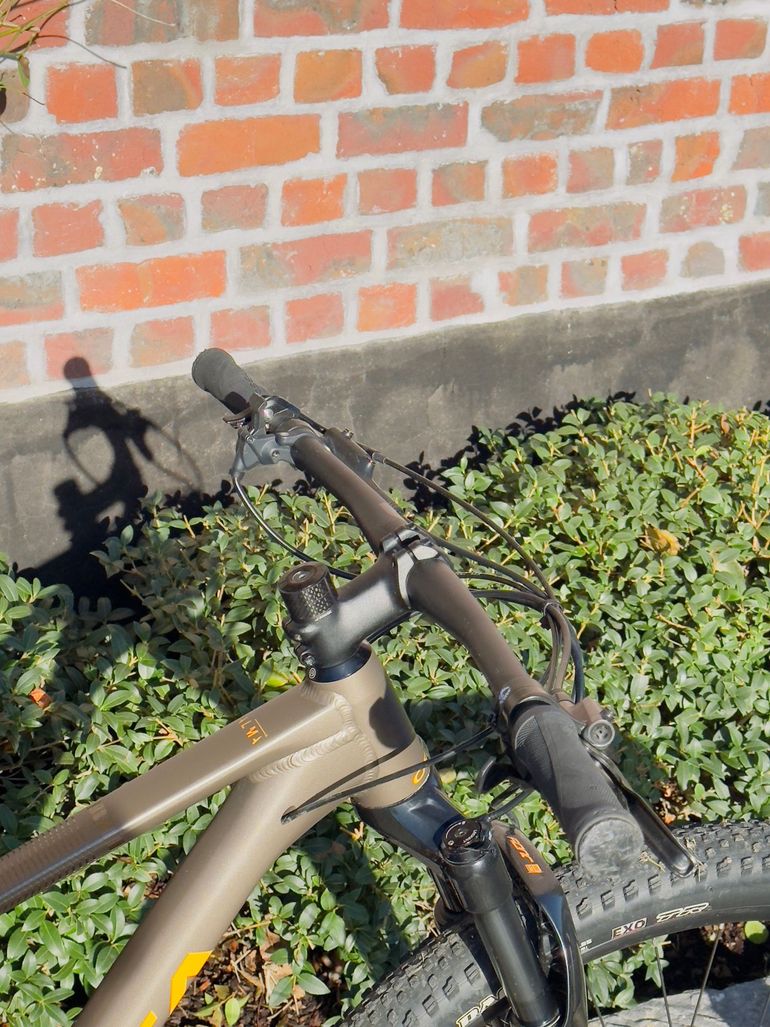 Used Orbea ALMA H11 2024 2024 Mountainbike, Orange, 29 — image 7 of 8