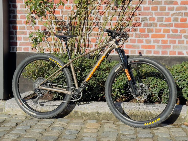 Used Orbea ALMA H11 2024 2024 Mountainbike, Orange, 29 — image 1 of 8