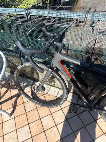Used Giant Advance Revolt 3 2021 Road & Gravel, Light Gray — image 7 of 8