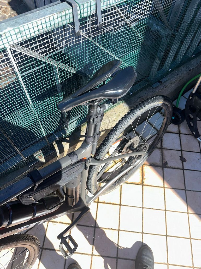 Used Giant Advance Revolt 3 2021 Road & Gravel, Light Gray — image 4 of 8