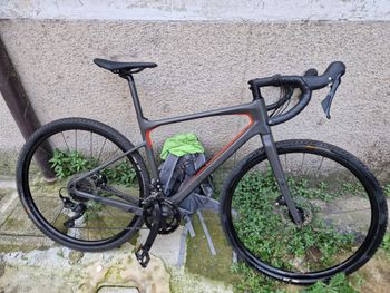 Used Giant Advance Revolt 3 2021 Road & Gravel