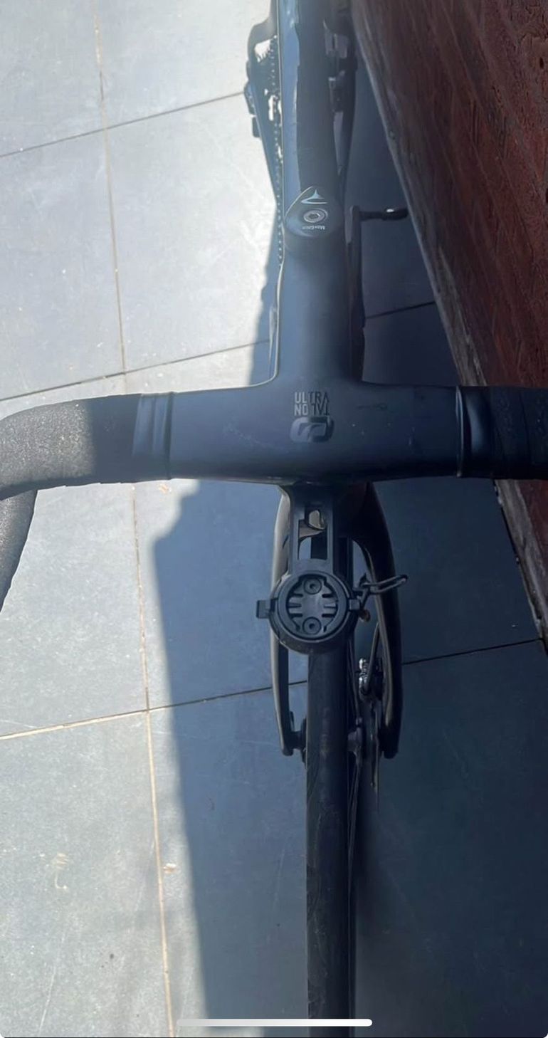 Used Pinarello F12 2022 Road & Gravel, Black — image 2 of 3