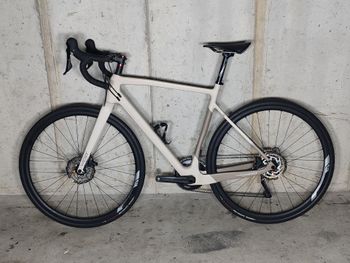 Used Megamo WEST 15 2023 2023 Road & Gravel, White — image 2 of 9