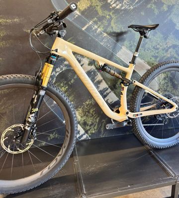Used Specialized Epic Sram Eagle Transmission XX 2022 Mountainbike, White — image 2 of 10