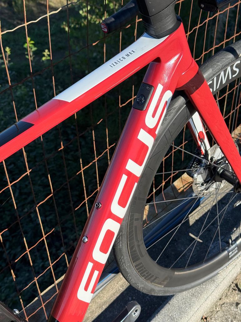 Used Focus IZALCO MAX DISC 9.6 2021 2021 Road & Gravel, Red — image 9 of 10