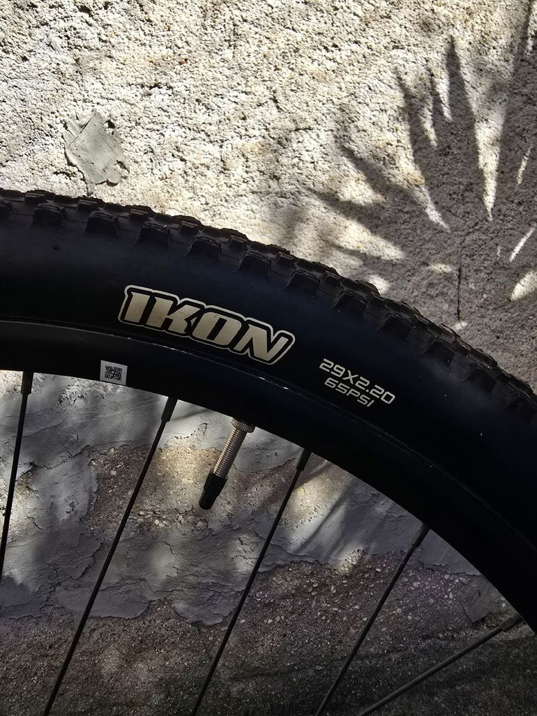 Used Giant Talon 4 2021 2021 Mountainbike, Blue, 27.5, 29 — image 8 of 26