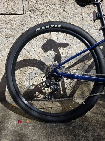 Used Giant Talon 4 2021 2021 Mountainbike, Blue, 27.5, 29 — image 13 of 26