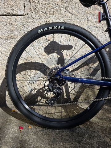 Used Giant Talon 4 2021 2021 Mountainbike, Blue, 27.5, 29 — image 13 of 26
