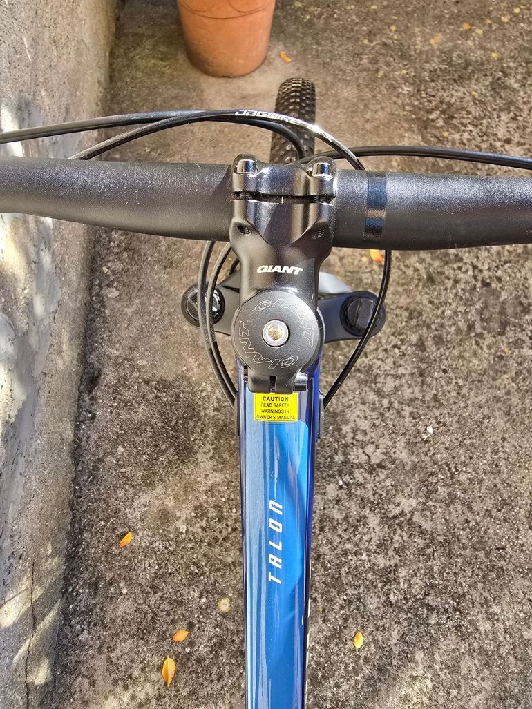Used Giant Talon 4 2021 2021 Mountainbike, Blue, 27.5, 29 — image 5 of 26