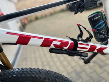 Used Trek Procaliber Shimano XTR 2021 Mountainbike, White — image 2 of 10