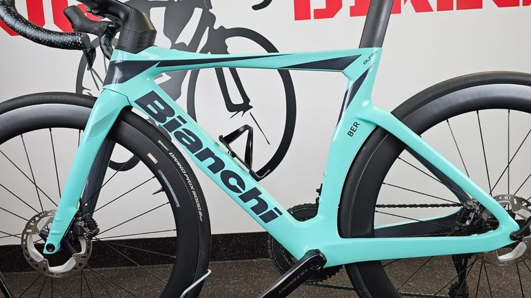 Used Bianchi Oltre Comp Ultegra Di2 2023 2023 Road & Gravel, Blue — image 10 of 33