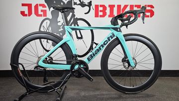 Used Bianchi Oltre Comp Ultegra Di2 2023 2023 Road & Gravel, Blue — image 24 of 33