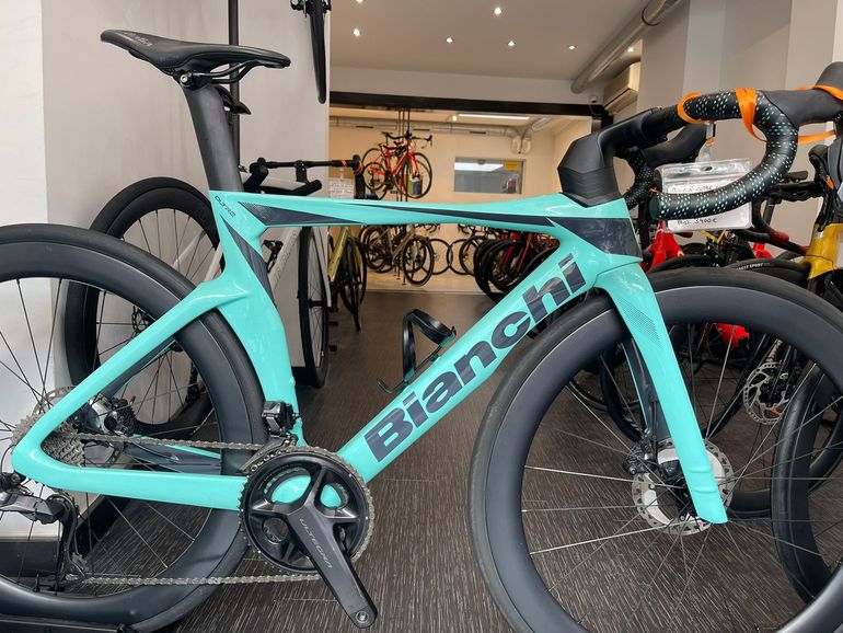 Used Bianchi Oltre Comp Ultegra Di2 2023 2023 Road & Gravel, Blue — image 2 of 33
