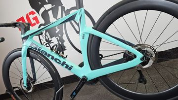 Used Bianchi Oltre Comp Ultegra Di2 2023 2023 Road & Gravel, Blue — image 4 of 33