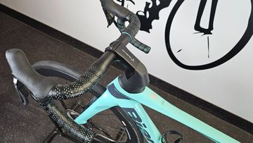 Used Bianchi Oltre Comp Ultegra Di2 2023 2023 Road & Gravel, Blue — image 12 of 33