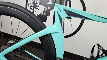Used Bianchi Oltre Comp Ultegra Di2 2023 2023 Road & Gravel, Blue — image 22 of 33
