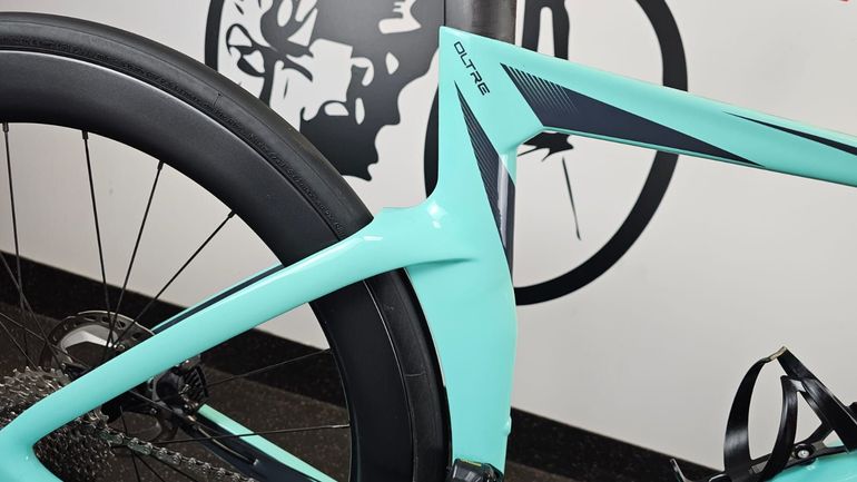 Used Bianchi Oltre Comp Ultegra Di2 2023 2023 Road & Gravel, Blue — image 22 of 33